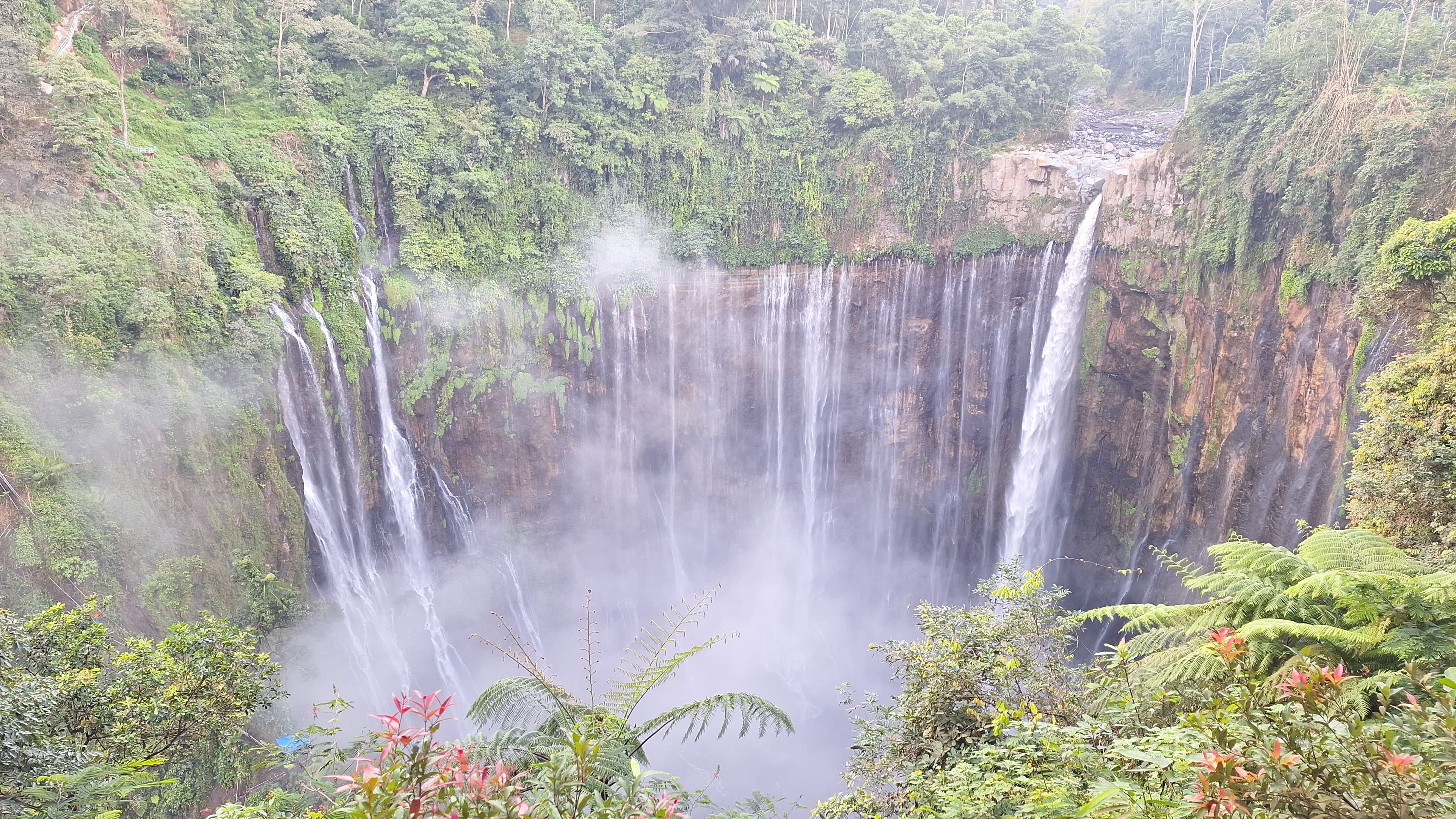 malang to tumpak sewu tours, surabaya to tumpak sewu tours, tumpak sewu waterfall tours malang, tumpak sewu waterfall tours surabaya